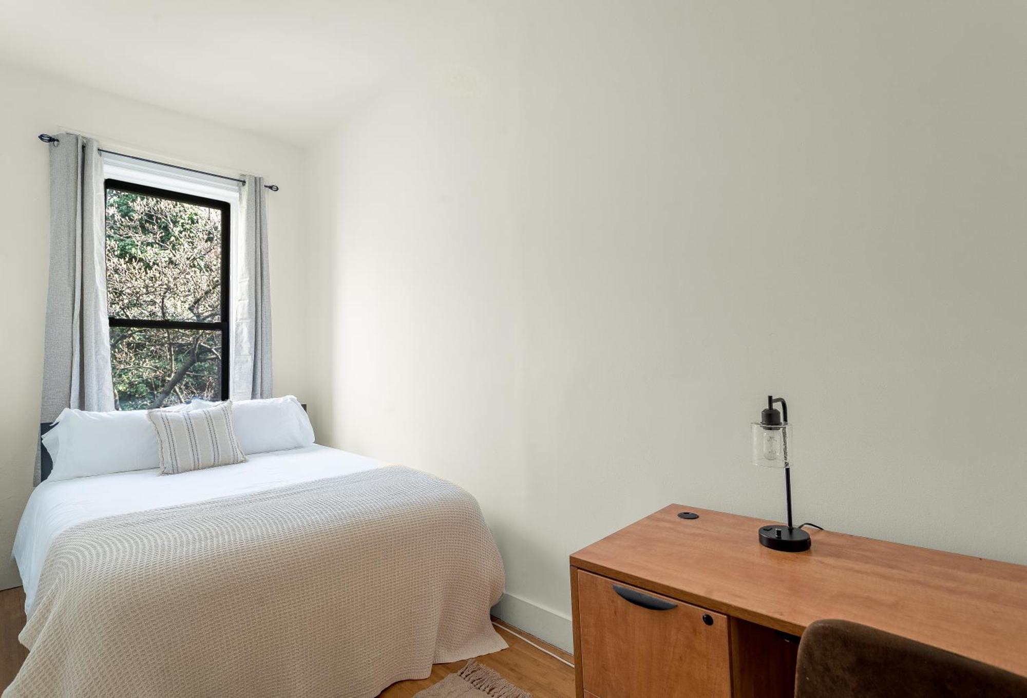 Location In Nyc! 1bd Steps From Park *